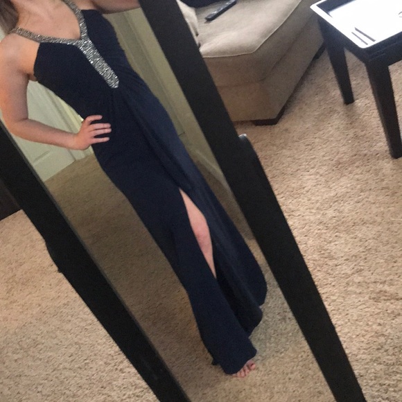 Prom/ball - Picture 4 of 5